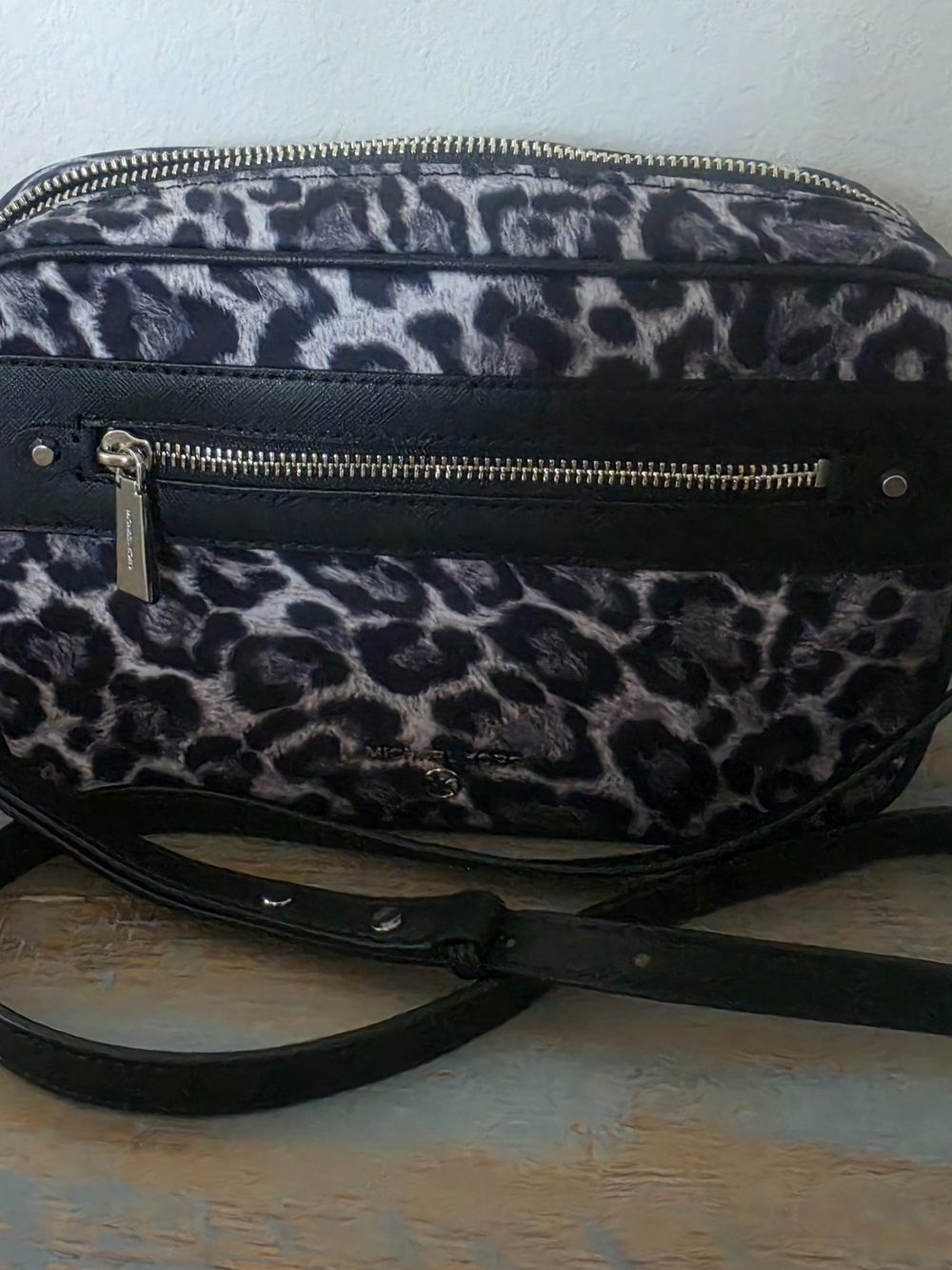 NWT Michael KORS Jet Set Charm Leopard Print Crossbody Bag with Black Trim